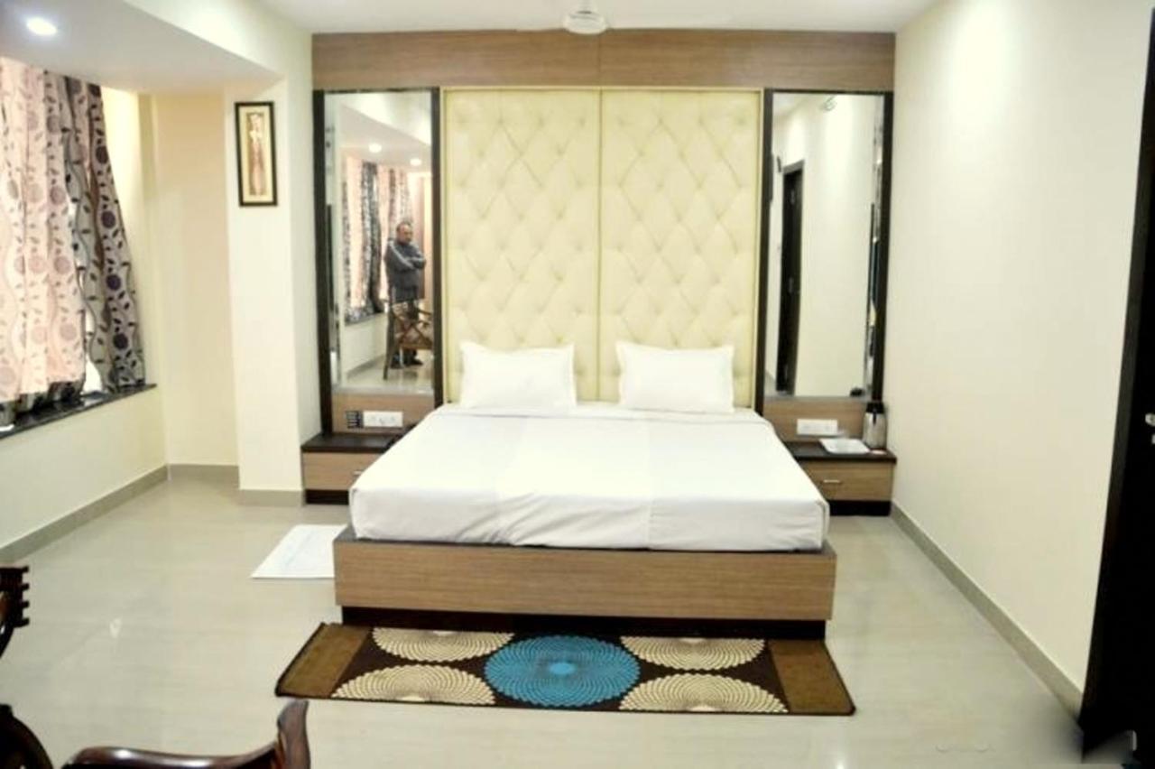 Hotel Radiance Gválijar Kültér fotó